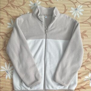 Uniqlo Light Gray Fleece Pullover